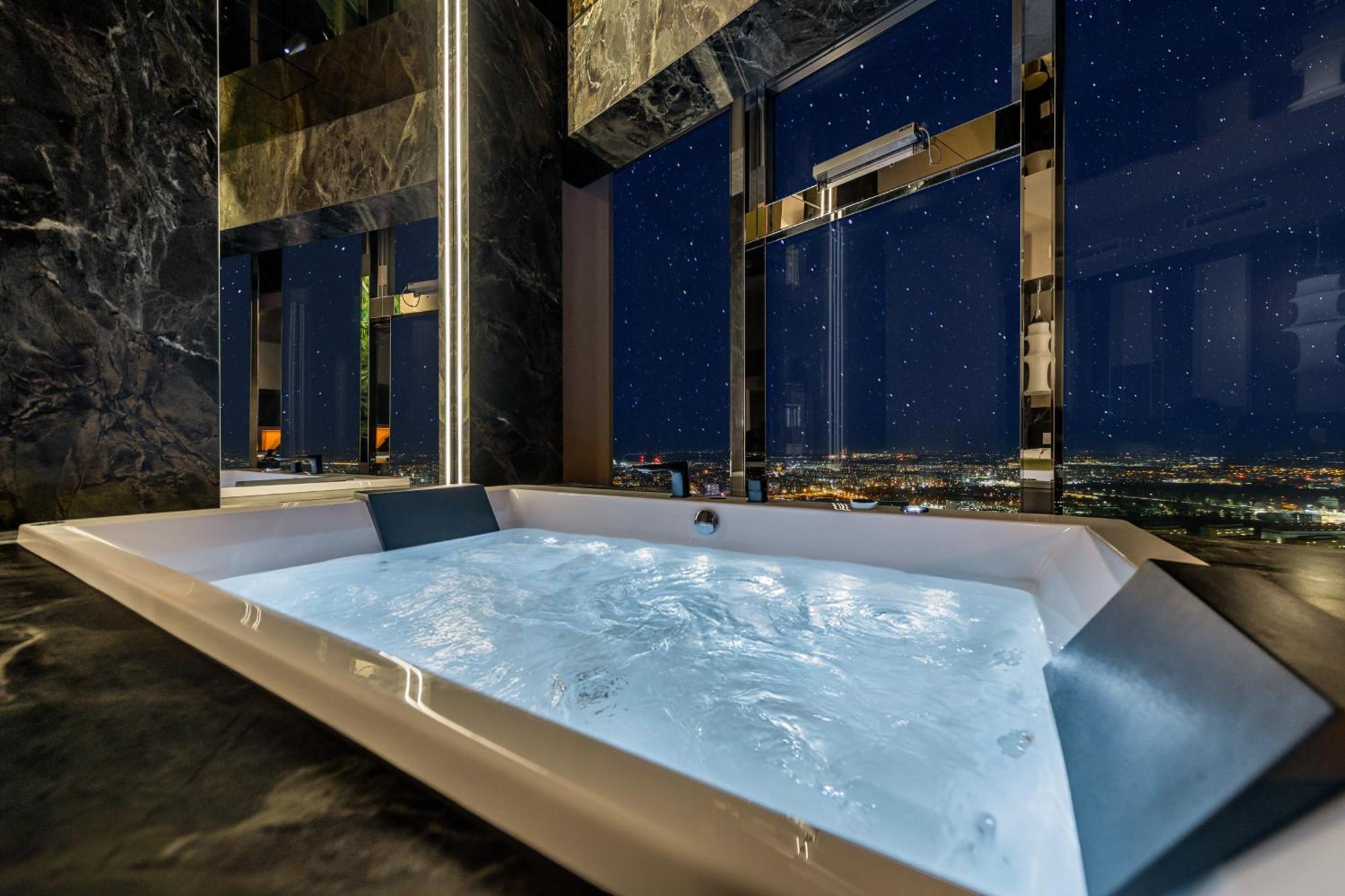 Sky Tower Apartamenty - In The Sky Apartments - Wroclaw — Zdjęcia 2